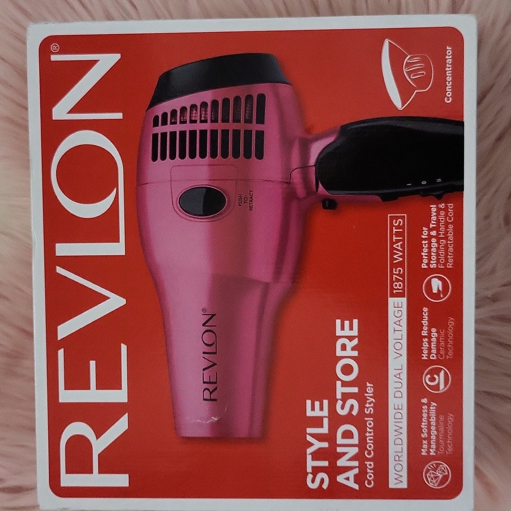 Brand New REVLON STYLE & STORE CORD CONTROL STYLER